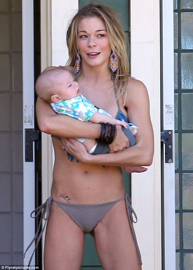 Leann Rimes Topless