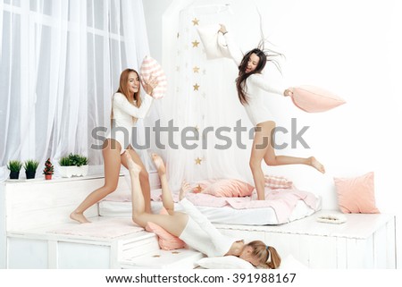 Naked girls having a pajama party
