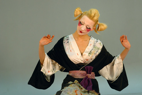 Blonde geisha girl