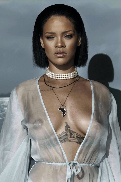Rihanna nude 2017