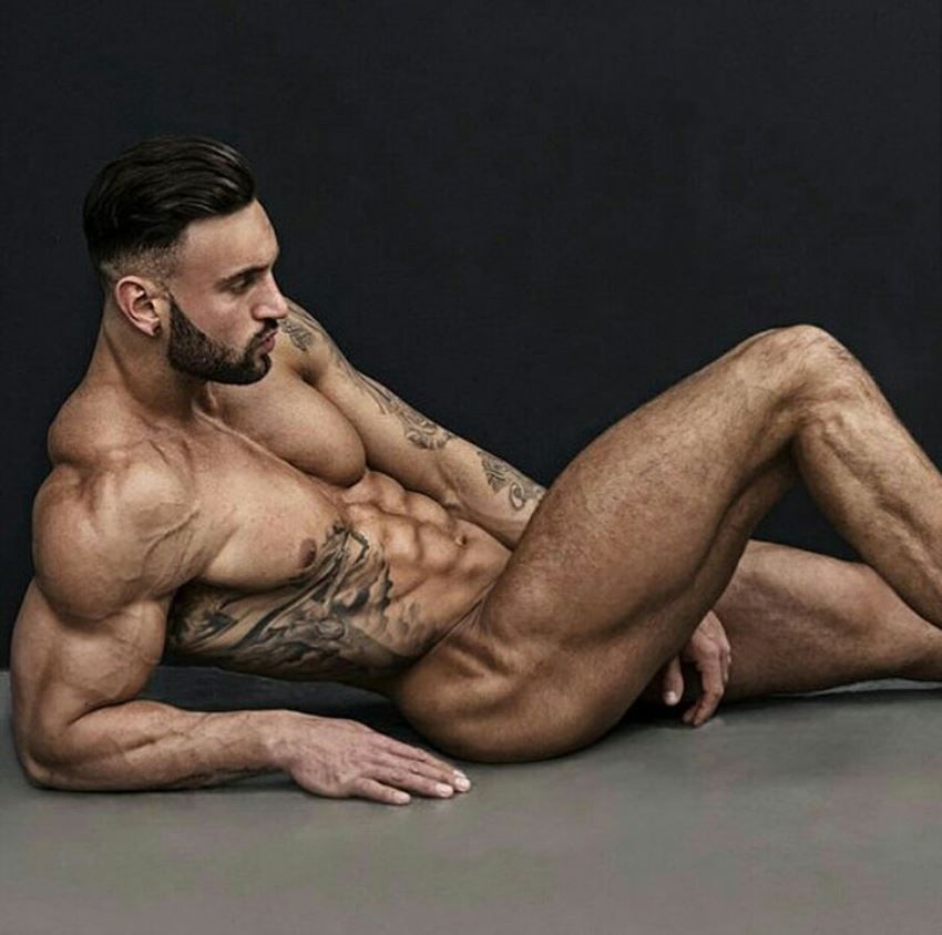 Sexy muscular men naked