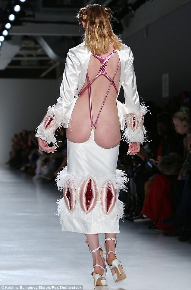 Nude fashion models runway oops pussy