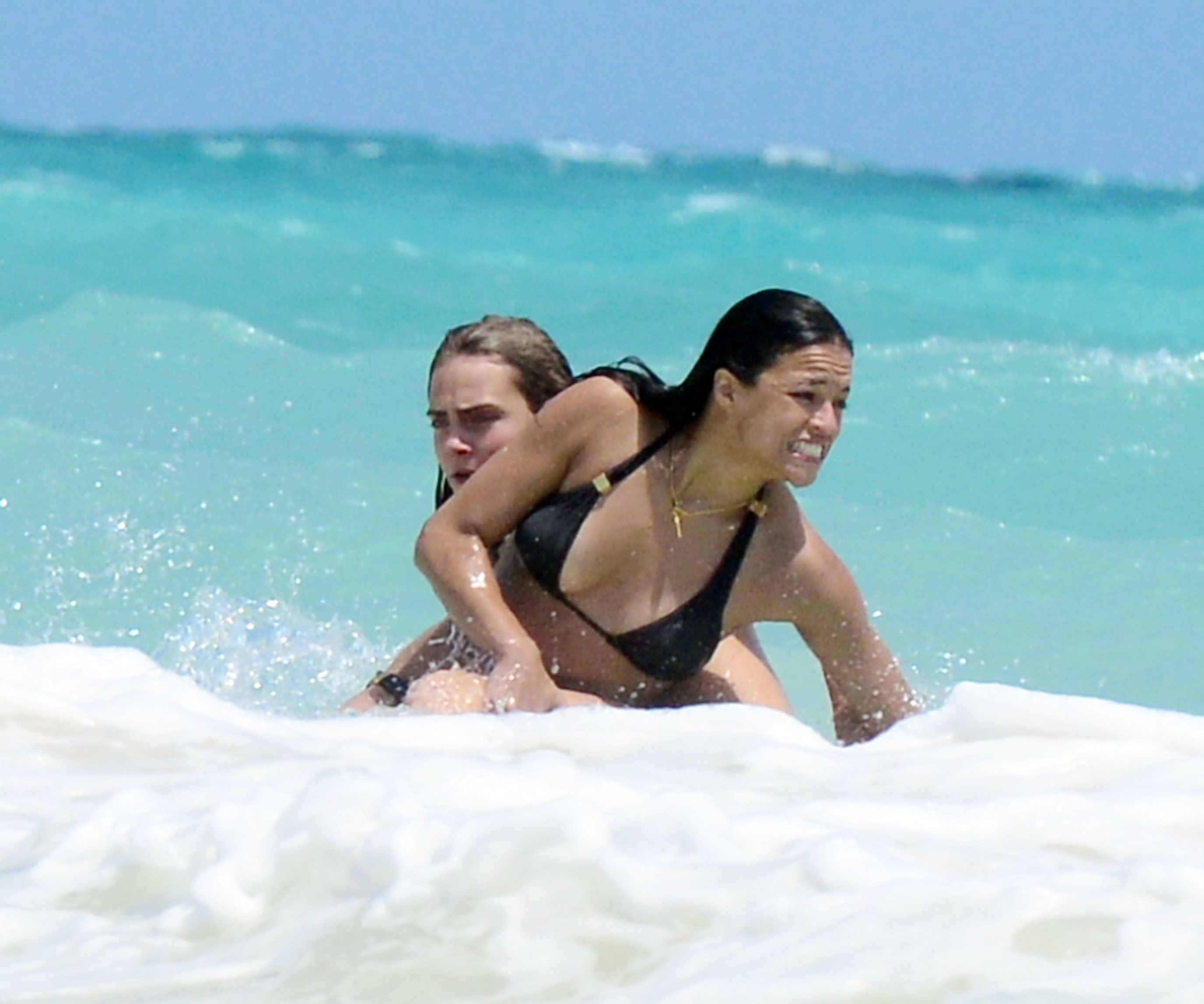 Cara delevingne michelle rodriguez topless
