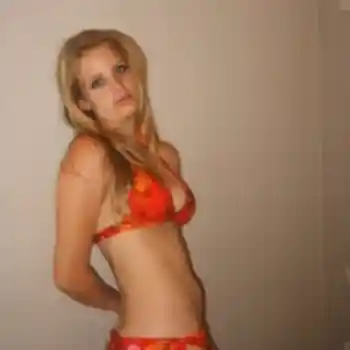 Hot blonde girls do porn