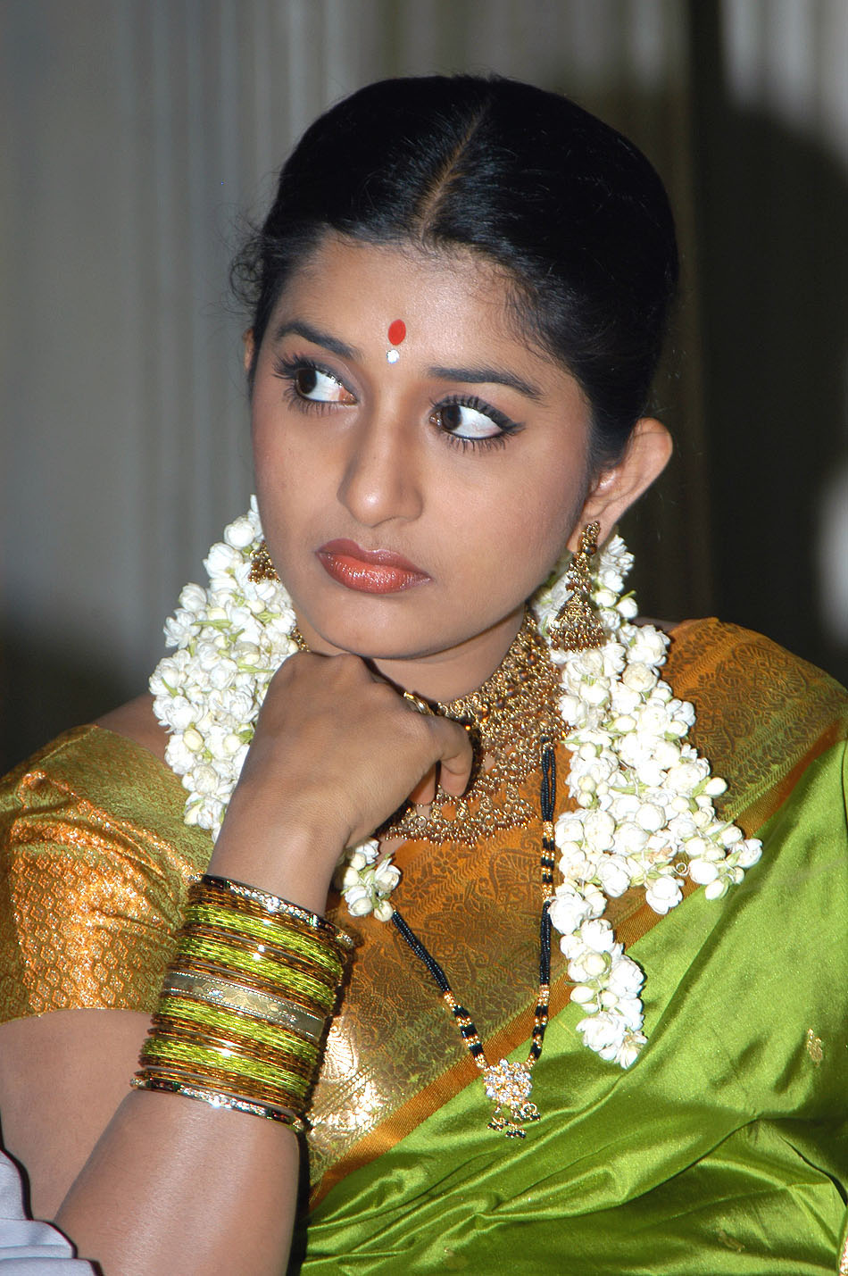 Actress meera jasmine