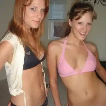 Avril lavigne bikini